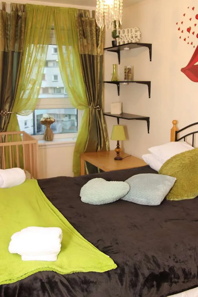 Hotell Tony Asga - Aishasakina Apartments Edinburg Storbritannien
